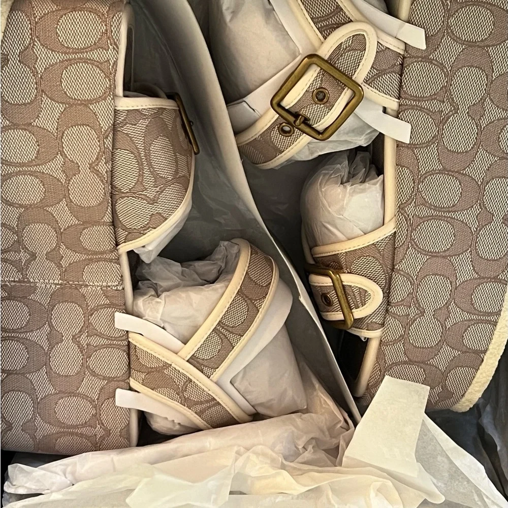 NEW in Box Coach Naomi Women's Platform Sandals - Picture 2 of 9